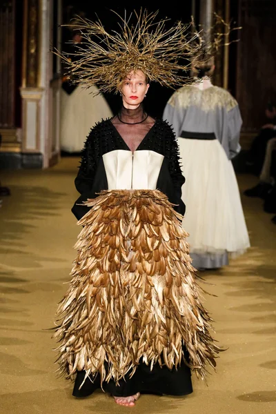 Look 35